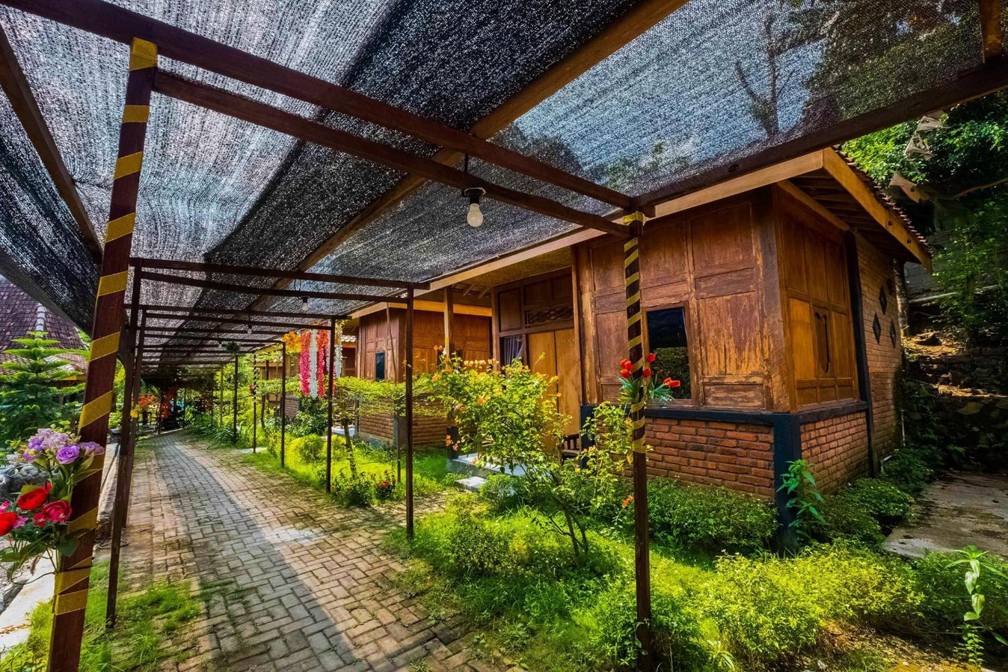 โอโย 3562 พอนด์ก อินสไปราซี มิงกีร์ Hotel Klangkapang ภายนอก รูปภาพ
